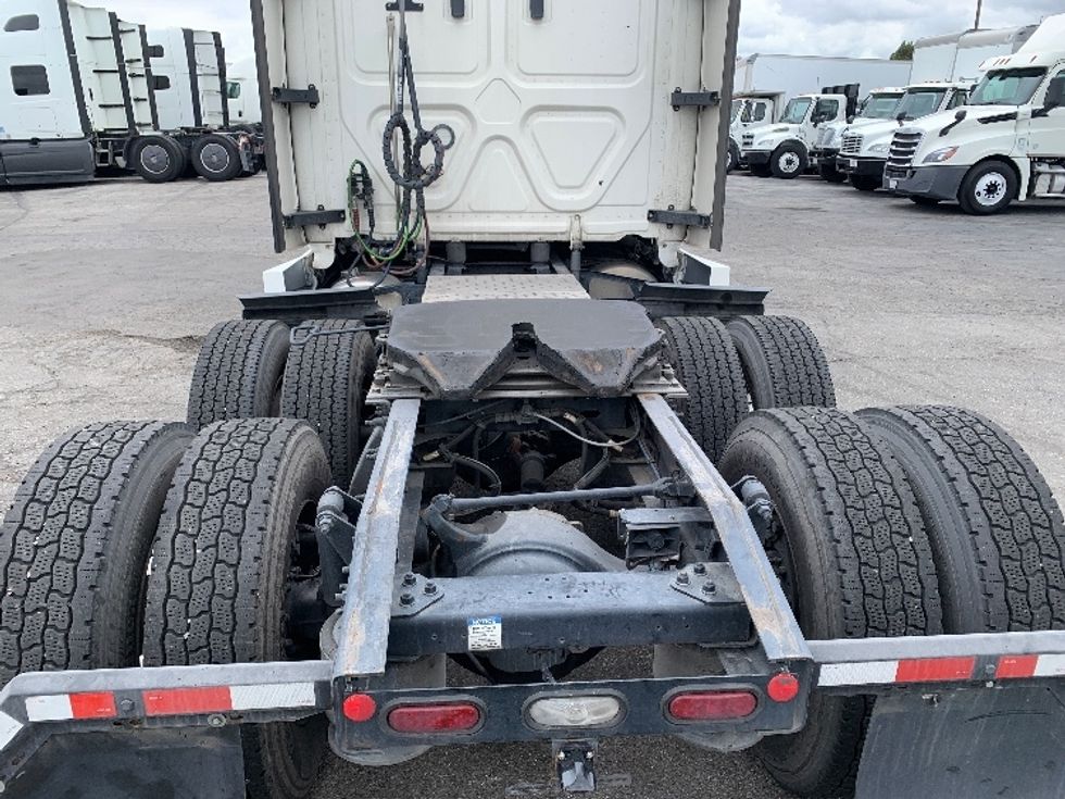 Sleeper Tractor-Heavy Duty Tractors-Freightliner-2022-T12664ST-Torrance-CA-508,484\n\t\tmiles-$ 71,250 - Image 6