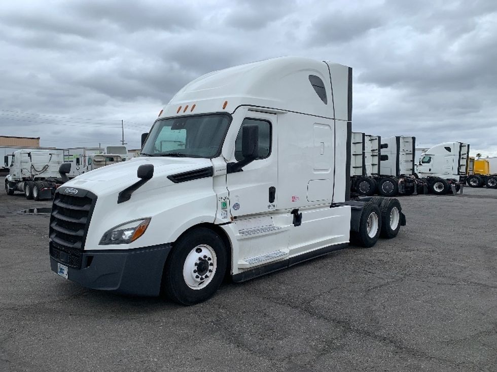 Sleeper Tractor-Heavy Duty Tractors-Freightliner-2022-T12664ST-Torrance-CA-518,285\n\t\tmiles-$ 70,500 - Image 3