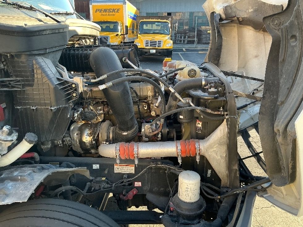 Sleeper Tractor-Heavy Duty Tractors-Freightliner-2022-T12664ST-Torrance-CA-520,313\n\t\tmiles-$ 73,500 - Image 20