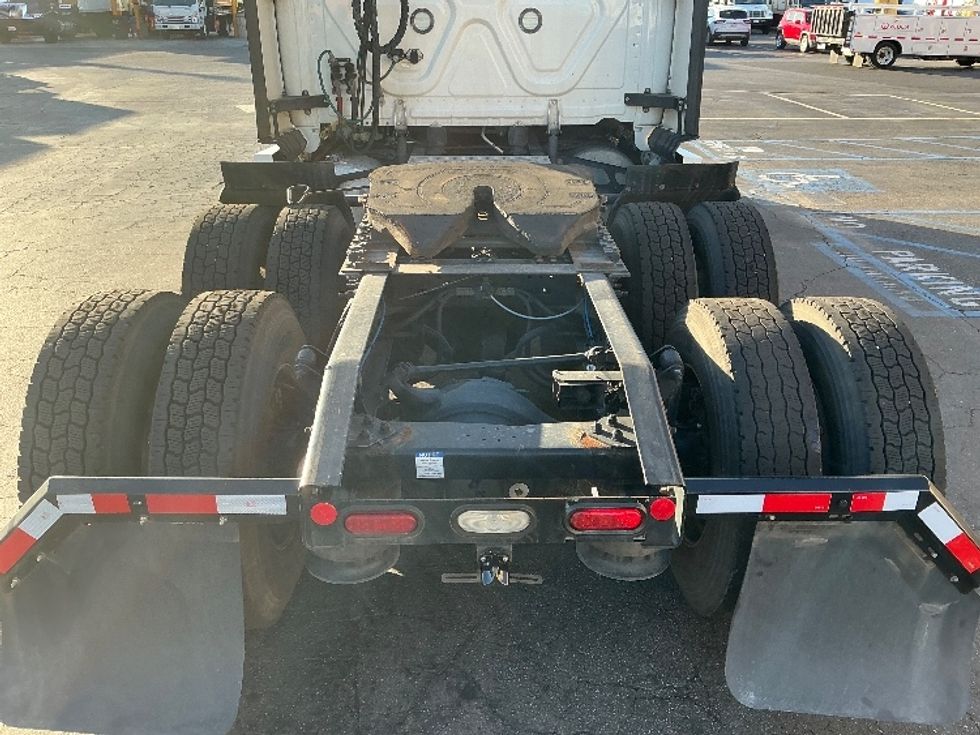 Sleeper Tractor-Heavy Duty Tractors-Freightliner-2022-T12664ST-Torrance-CA-520,313\n\t\tmiles-$ 73,500 - Image 6