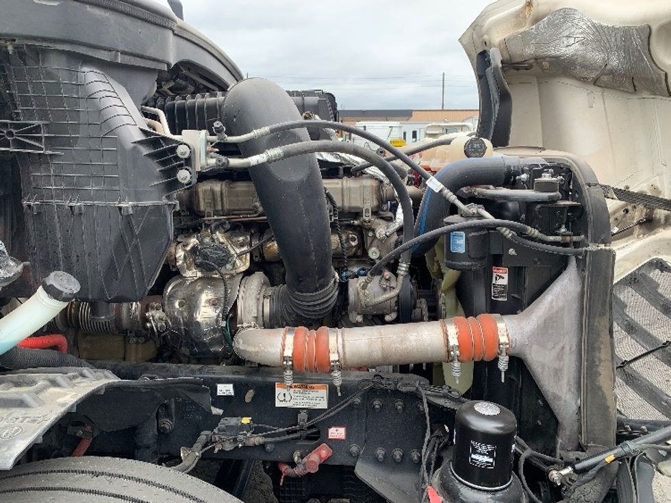 Sleeper Tractor-Heavy Duty Tractors-Freightliner-2022-T12664ST-Torrance-CA-526,404\n\t\tmiles-$ 66,750 - Image 20