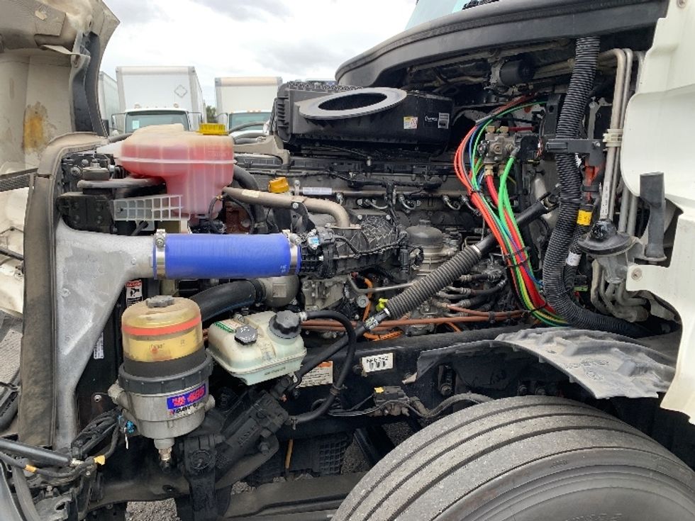 Sleeper Tractor-Heavy Duty Tractors-Freightliner-2022-T12664ST-Torrance-CA-526,404\n\t\tmiles-$ 66,750 - Image 21