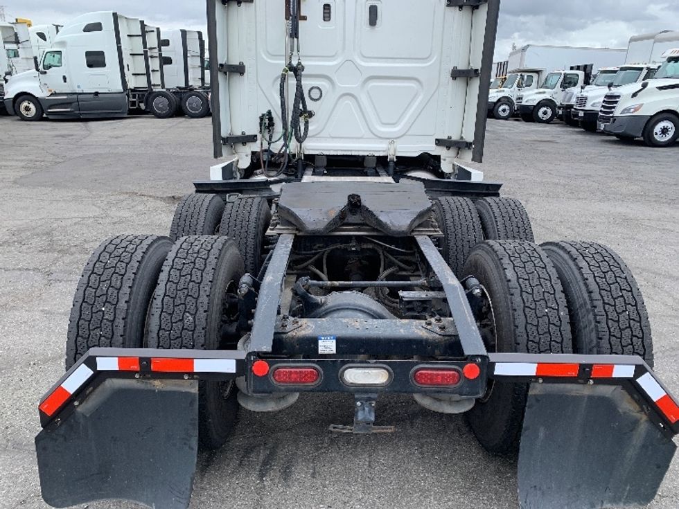 Sleeper Tractor-Heavy Duty Tractors-Freightliner-2022-T12664ST-Torrance-CA-526,404\n\t\tmiles-$ 66,750 - Image 6