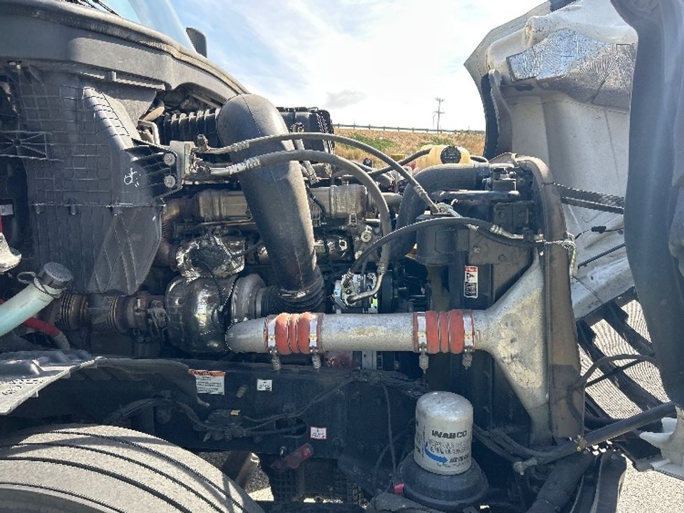 Sleeper Tractor-Heavy Duty Tractors-Freightliner-2022-T12664ST-Torrance-CA-530,993\n\t\tmiles-$ 67,750 - Image 20