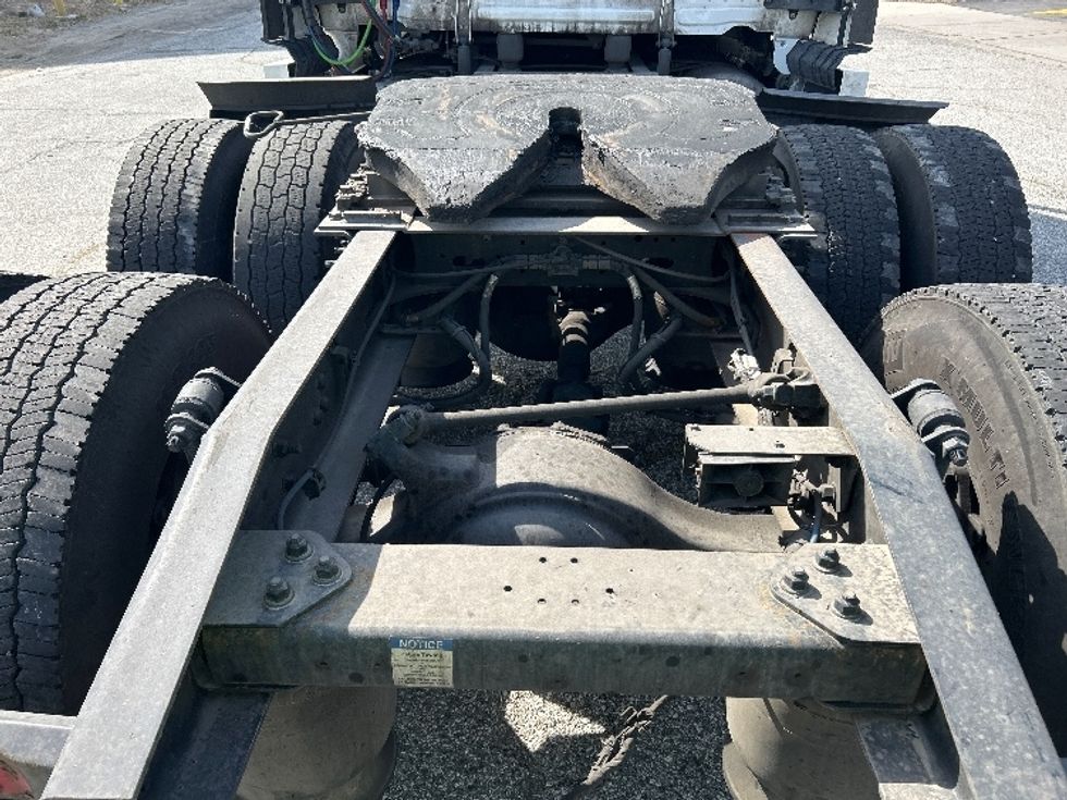 Sleeper Tractor-Heavy Duty Tractors-Freightliner-2022-T12664ST-Torrance-CA-530,993\n\t\tmiles-$ 67,750 - Image 6