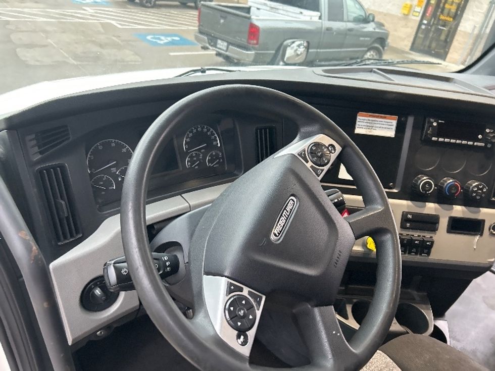 Sleeper Tractor-Heavy Duty Tractors-Freightliner-2022-T12664ST-Torrance-CA-543,523\n\t\tmiles-$ 82,250 - Image 10