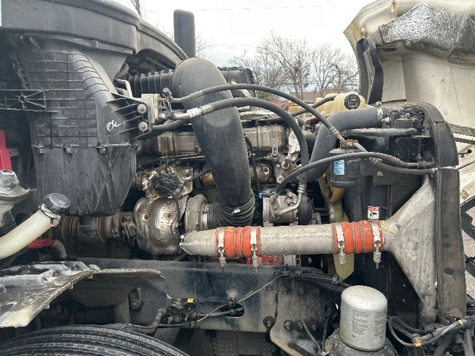 Sleeper Tractor-Heavy Duty Tractors-Freightliner-2022-T12664ST-Torrance-CA-543,523\n\t\tmiles-$ 82,250 - Image 20