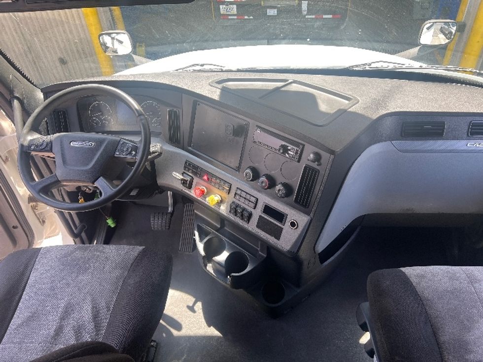 Sleeper Tractor-Heavy Duty Tractors-Freightliner-2022-T12664ST-Torrance-CA-569,447\n\t\tmiles-$ 66,500 - Image 12