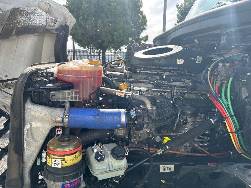 Sleeper Tractor-Heavy Duty Tractors-Freightliner-2022-T12664ST-Torrance-CA-569,447\n\t\tmiles-$ 66,500 - Image 21
