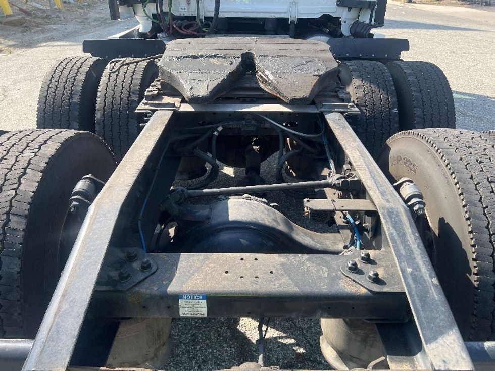 Sleeper Tractor-Heavy Duty Tractors-Freightliner-2022-T12664ST-Torrance-CA-569,447\n\t\tmiles-$ 66,500 - Image 6
