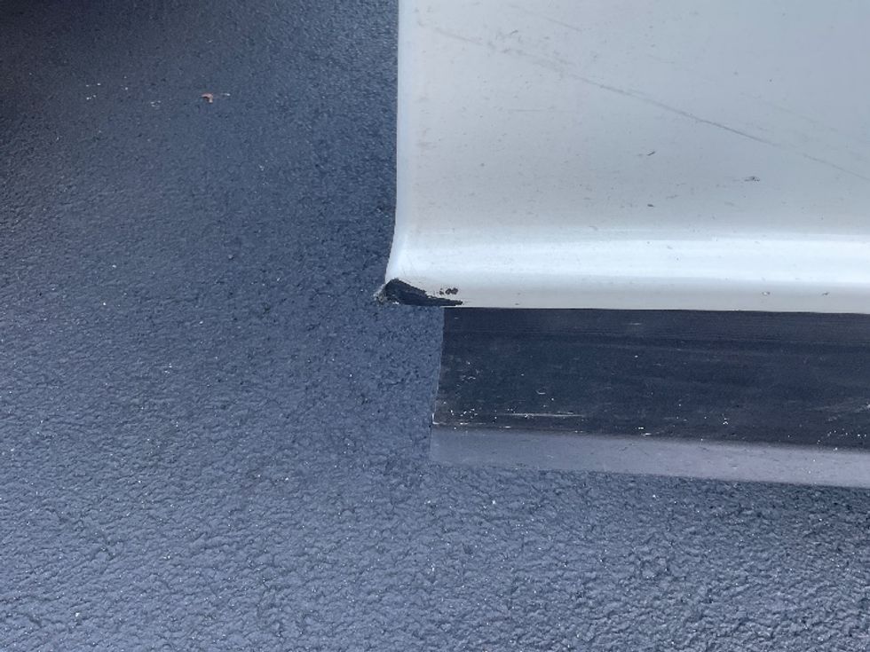 Sleeper Tractor-Heavy Duty Tractors-Freightliner-2022-T12664ST-Torrance-CA-570,248\n\t\tmiles-$ 75,750 - Image 24