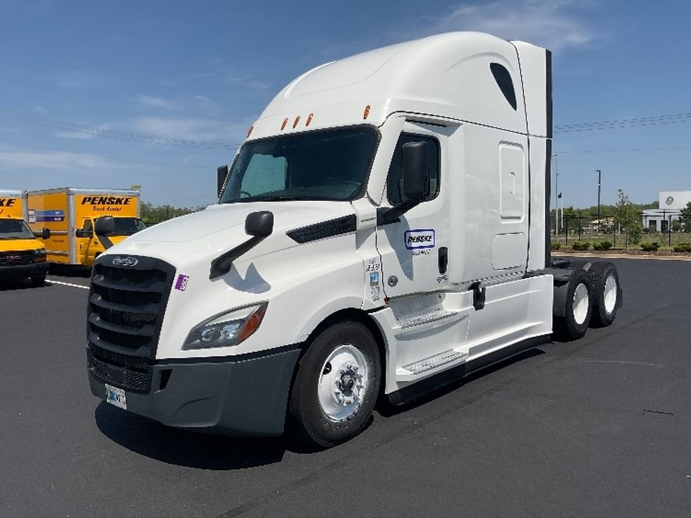 Sleeper Tractor-Heavy Duty Tractors-Freightliner-2022-T12664ST-Torrance-CA-570,248\n\t\tmiles-$ 75,750 - Image 3