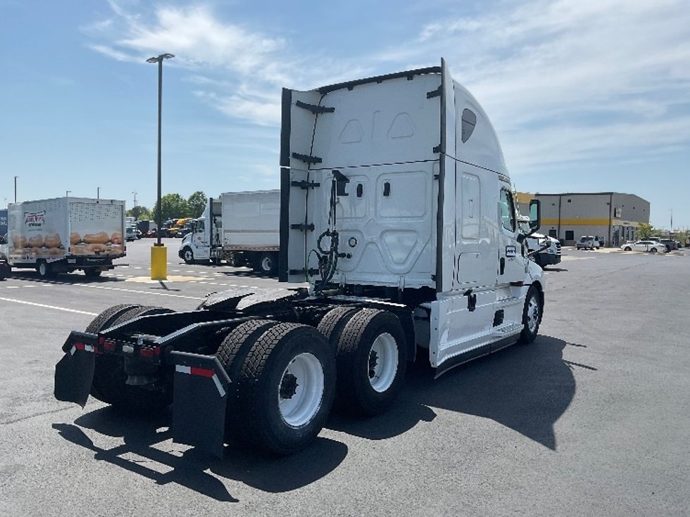 Sleeper Tractor-Heavy Duty Tractors-Freightliner-2022-T12664ST-Torrance-CA-570,248\n\t\tmiles-$ 75,750 - Image 7