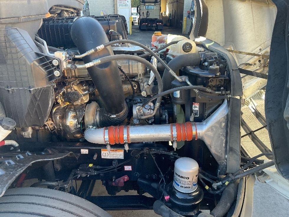 Sleeper Tractor-Heavy Duty Tractors-Freightliner-2022-T12664ST-Torrance-CA-721,747\n\t\tmiles-$ 51,750 - Image 20