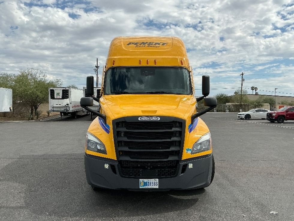 Sleeper Tractor-Heavy Duty Tractors-Freightliner-2022-T12664ST-Tucson-AZ-560,142\n\t\tmiles-$ 65,000 - Image 2