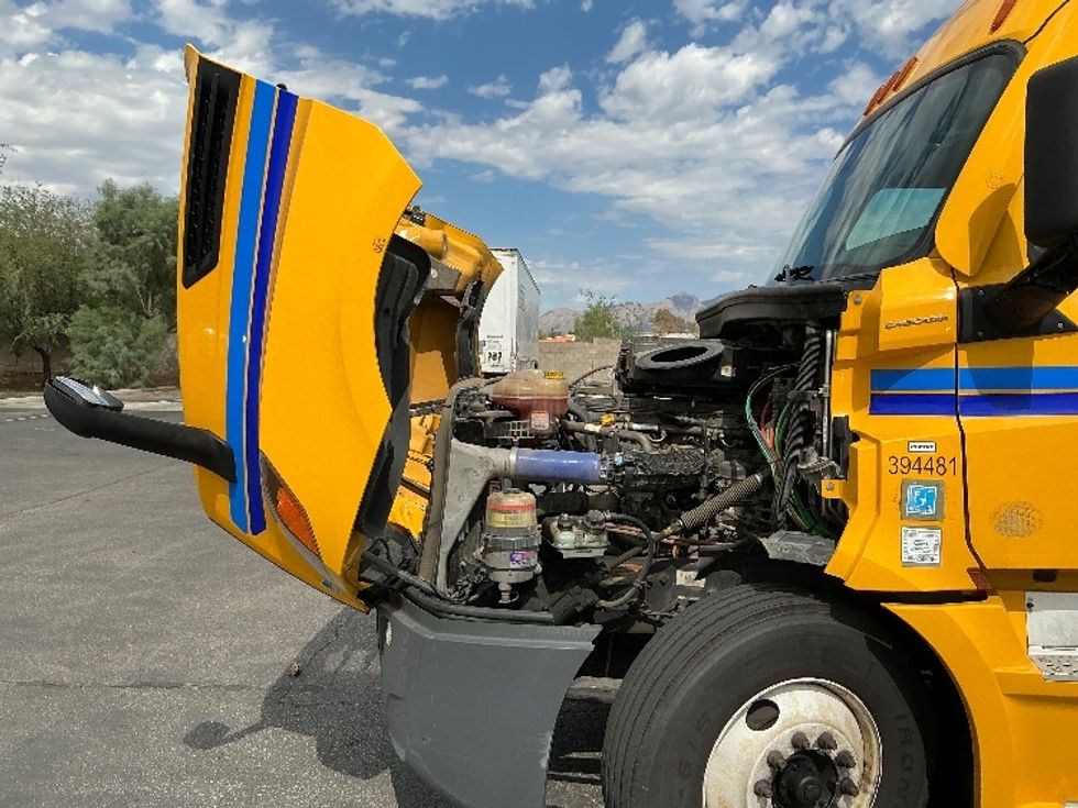 Sleeper Tractor-Heavy Duty Tractors-Freightliner-2022-T12664ST-Tucson-AZ-560,142\n\t\tmiles-$ 65,000 - Image 20