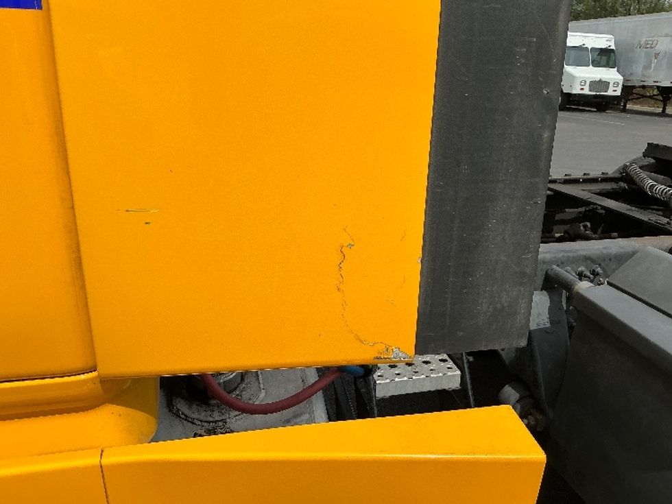 Sleeper Tractor-Heavy Duty Tractors-Freightliner-2022-T12664ST-Tucson-AZ-560,142\n\t\tmiles-$ 65,000 - Image 22