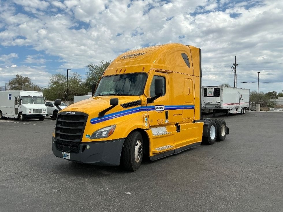 Sleeper Tractor-Heavy Duty Tractors-Freightliner-2022-T12664ST-Tucson-AZ-560,142\n\t\tmiles-$ 65,000 - Image 3