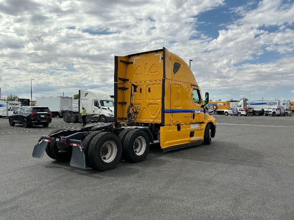 Sleeper Tractor-Heavy Duty Tractors-Freightliner-2022-T12664ST-Tucson-AZ-560,142\n\t\tmiles-$ 65,000 - Image 6