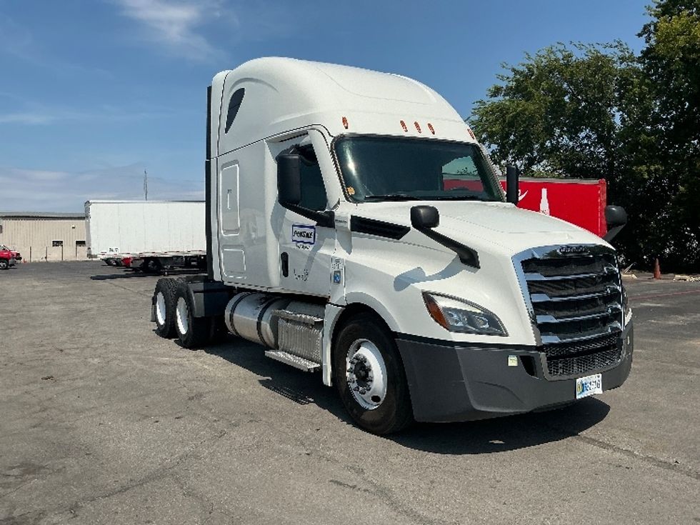 Sleeper Tractor-Heavy Duty Tractors-Freightliner-2022-T12664ST-Tulsa-OK-491,740\n\t\tmiles-$ 75,250 - Image 3
