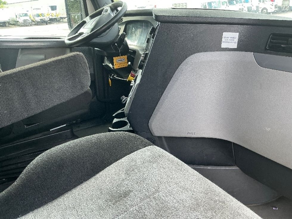 Sleeper Tractor-Heavy Duty Tractors-Freightliner-2022-T12664ST-Tulsa-OK-641,506\n\t\tmiles-$ 59,750 - Image 15