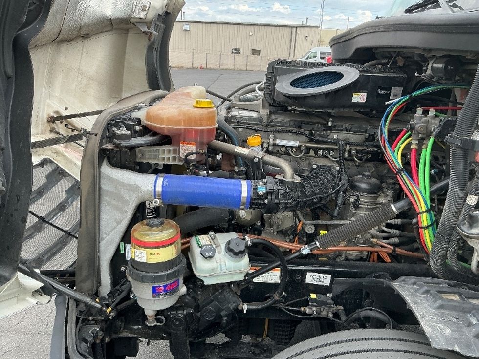 Sleeper Tractor-Heavy Duty Tractors-Freightliner-2022-T12664ST-Tulsa-OK-641,506\n\t\tmiles-$ 59,750 - Image 21