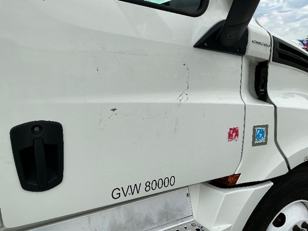 Sleeper Tractor-Heavy Duty Tractors-Freightliner-2022-T12664ST-Tulsa-OK-641,506\n\t\tmiles-$ 59,750 - Image 24