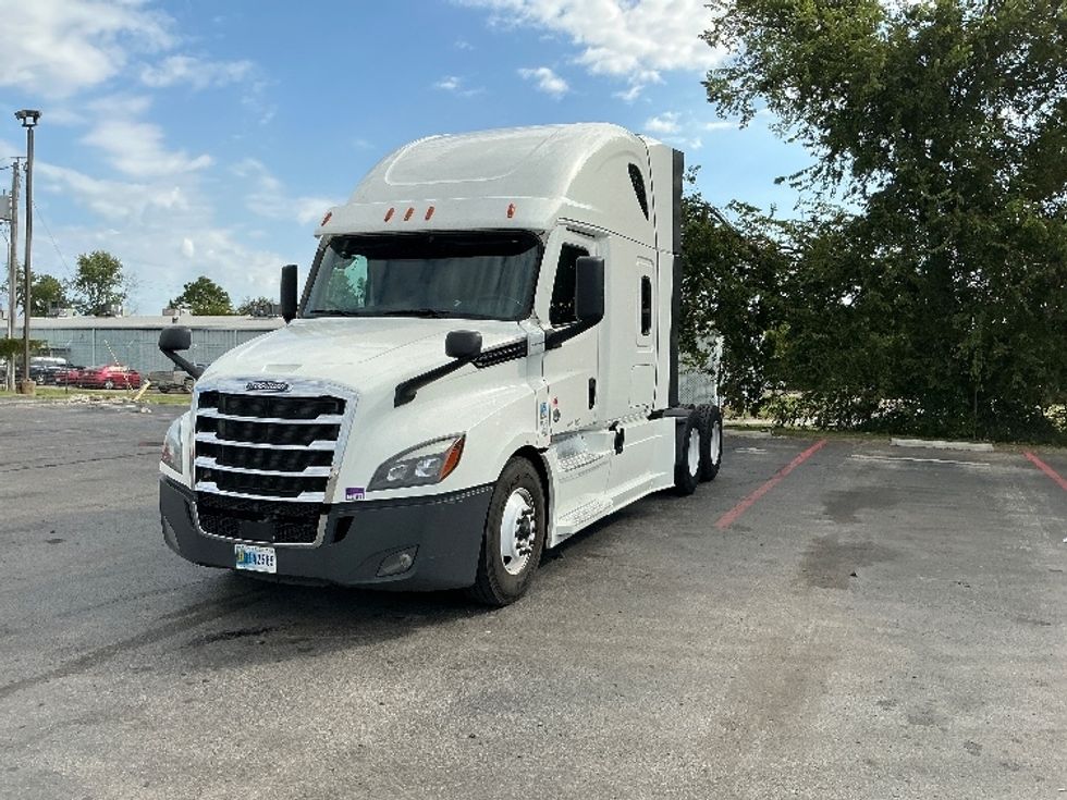 Sleeper Tractor-Heavy Duty Tractors-Freightliner-2022-T12664ST-Tulsa-OK-641,506\n\t\tmiles-$ 59,750 - Image 3