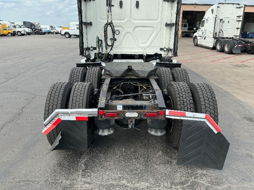 Sleeper Tractor-Heavy Duty Tractors-Freightliner-2022-T12664ST-Tulsa-OK-641,506\n\t\tmiles-$ 59,750 - Image 6