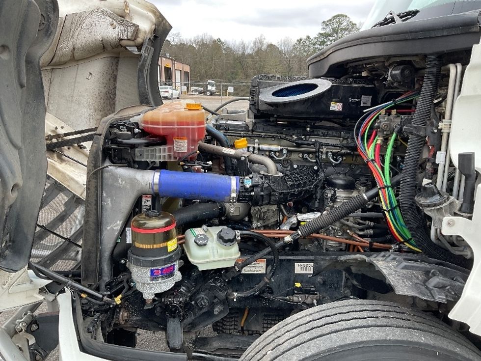 Sleeper Tractor-Heavy Duty Tractors-Freightliner-2022-T12664ST-Tuscaloosa-AL-402,495\n\t\tmiles-$ 78,250 - Image 21