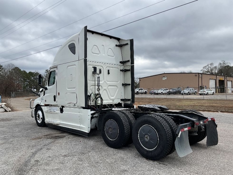 Sleeper Tractor-Heavy Duty Tractors-Freightliner-2022-T12664ST-Tuscaloosa-AL-402,495\n\t\tmiles-$ 78,250 - Image 5