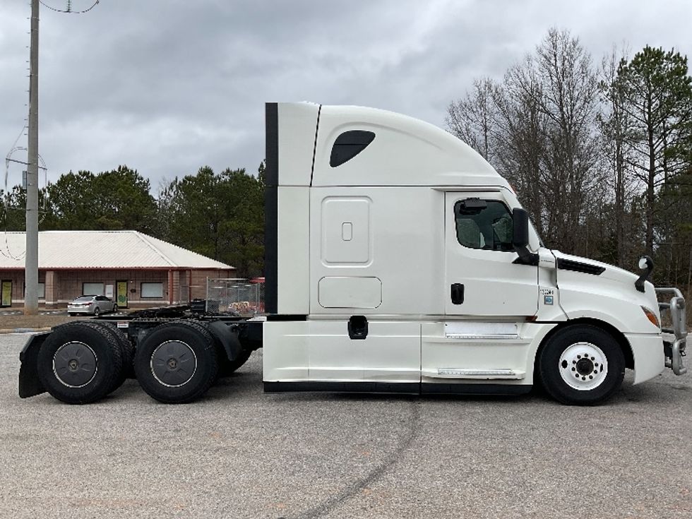 Sleeper Tractor-Heavy Duty Tractors-Freightliner-2022-T12664ST-Tuscaloosa-AL-402,495\n\t\tmiles-$ 78,250 - Image 8