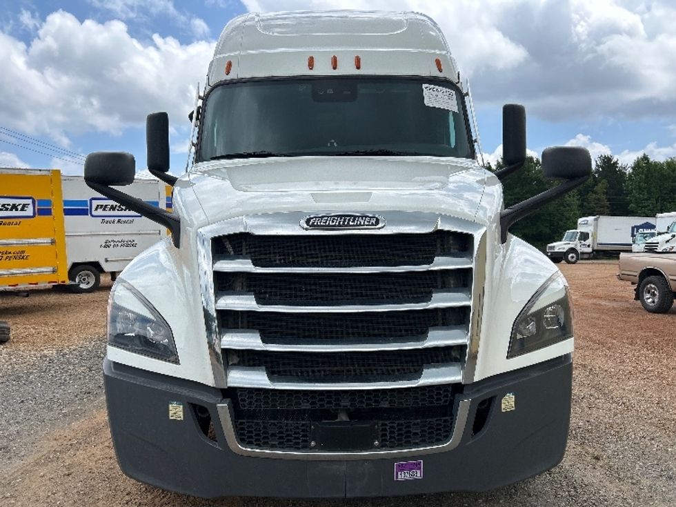Sleeper Tractor-Heavy Duty Tractors-Freightliner-2022-T12664ST-Tyler-TX-381,164\n\t\tmiles-$ 89,250 - Image 2