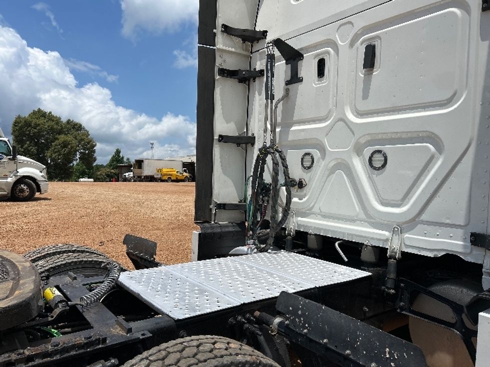 Sleeper Tractor-Heavy Duty Tractors-Freightliner-2022-T12664ST-Tyler-TX-381,164\n\t\tmiles-$ 89,250 - Image 23