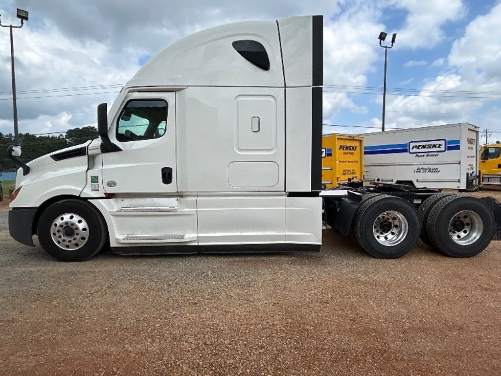 Sleeper Tractor-Heavy Duty Tractors-Freightliner-2022-T12664ST-Tyler-TX-381,164\n\t\tmiles-$ 89,250 - Image 4