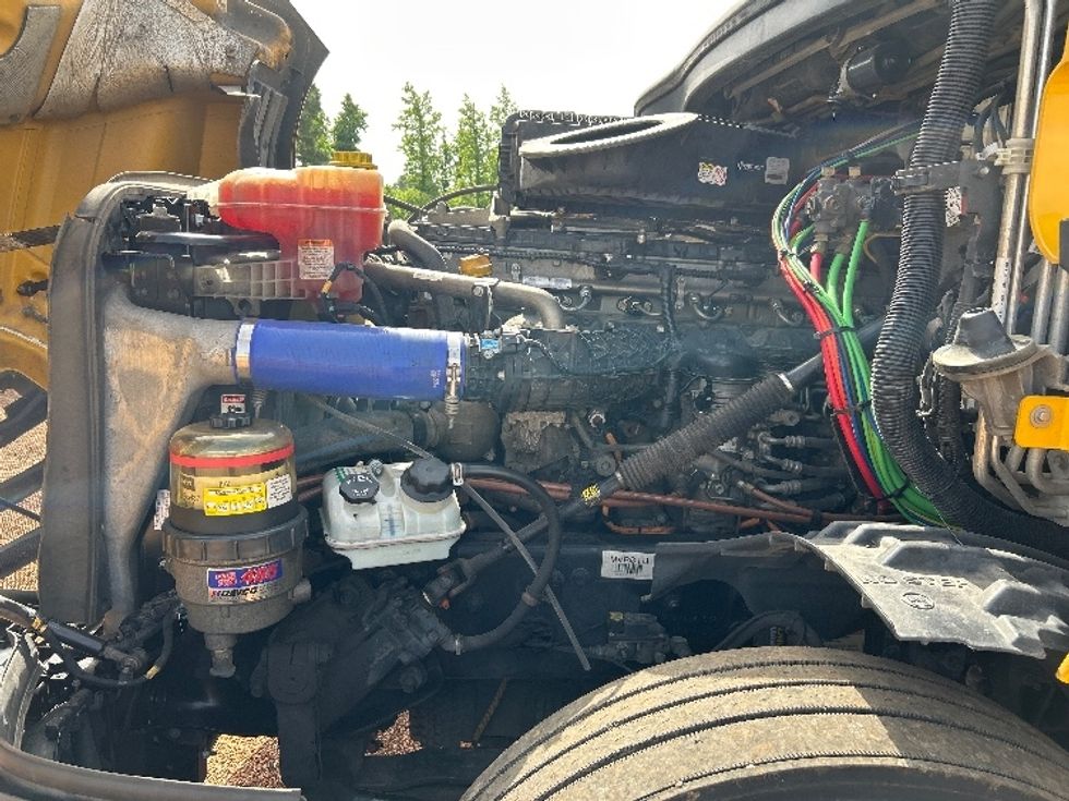 Sleeper Tractor-Heavy Duty Tractors-Freightliner-2022-T12664ST-Tyler-TX-389,327\n\t\tmiles-$ 84,500 - Image 21