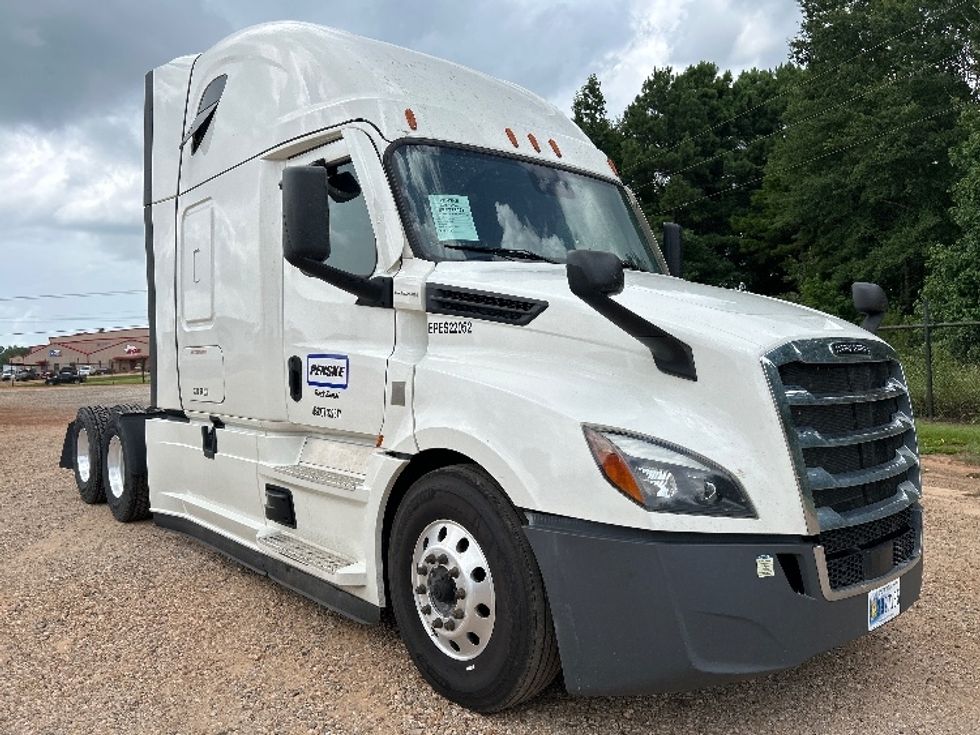 Sleeper Tractor-Heavy Duty Tractors-Freightliner-2022-T12664ST-Tyler-TX-446,258\n\t\tmiles-$ 85,500 - Image 1