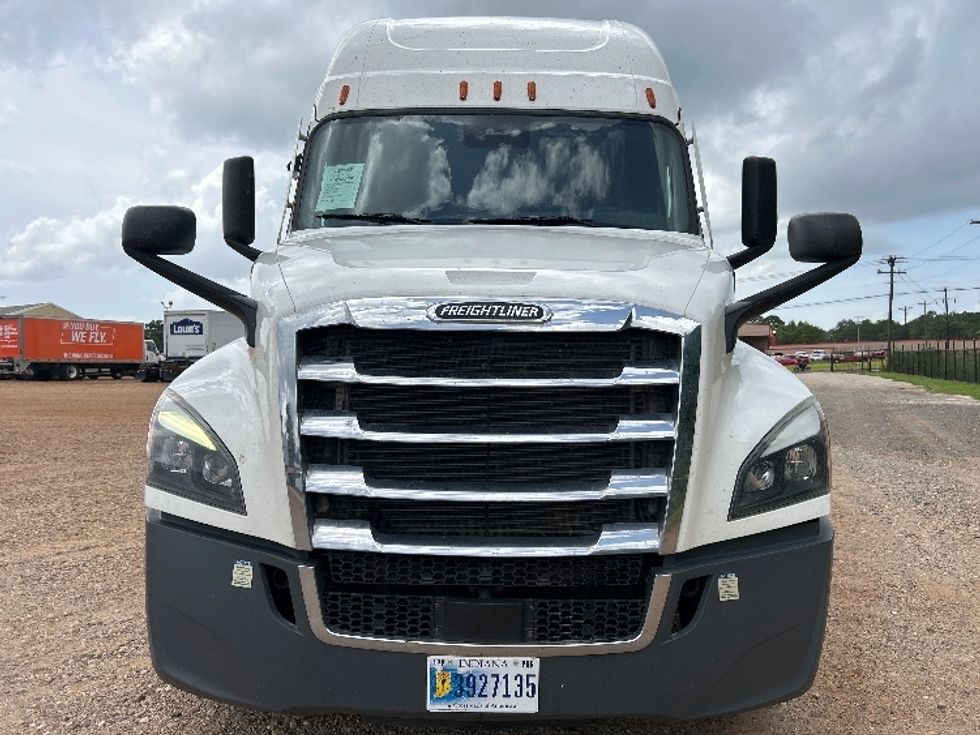 Sleeper Tractor-Heavy Duty Tractors-Freightliner-2022-T12664ST-Tyler-TX-446,258\n\t\tmiles-$ 85,500 - Image 2