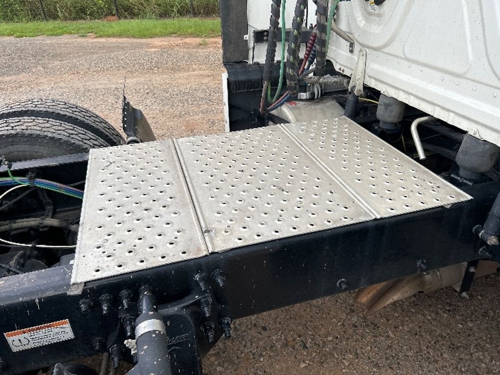 Sleeper Tractor-Heavy Duty Tractors-Freightliner-2022-T12664ST-Tyler-TX-446,258\n\t\tmiles-$ 85,500 - Image 22