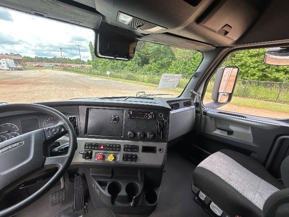 Sleeper Tractor-Heavy Duty Tractors-Freightliner-2022-T12664ST-Tyler-TX-452,348\n\t\tmiles-$ 79,000 - Image 12