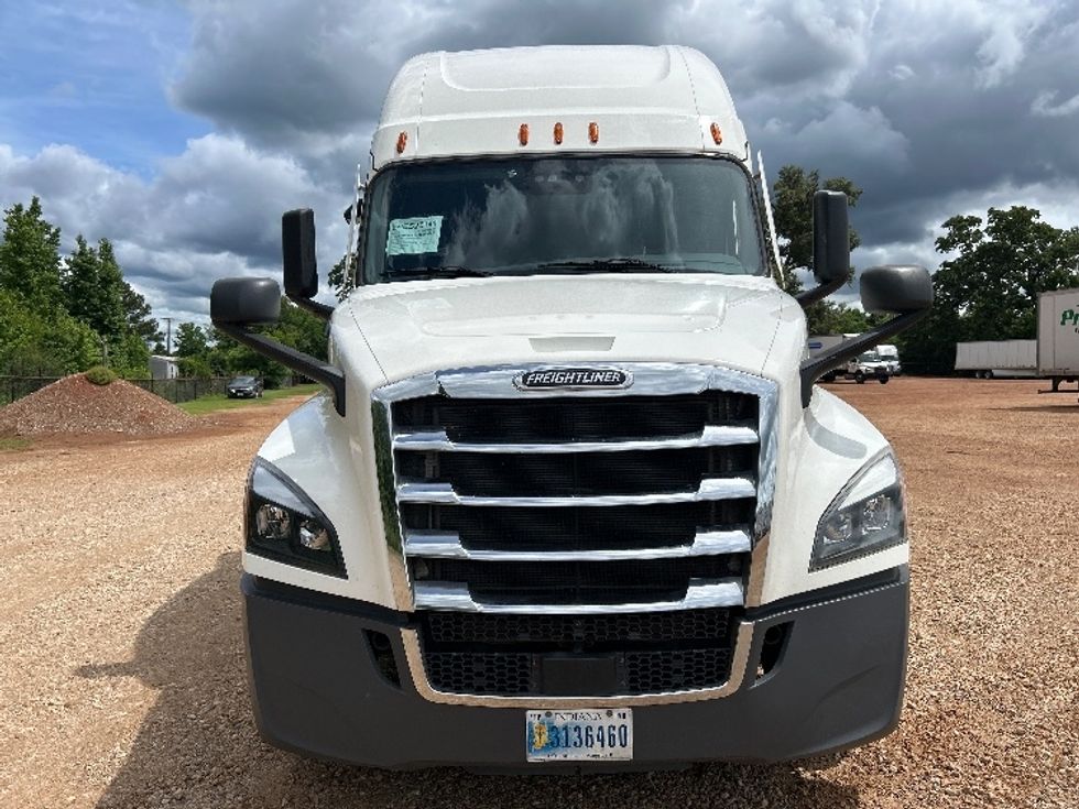 Sleeper Tractor-Heavy Duty Tractors-Freightliner-2022-T12664ST-Tyler-TX-452,348\n\t\tmiles-$ 79,000 - Image 2