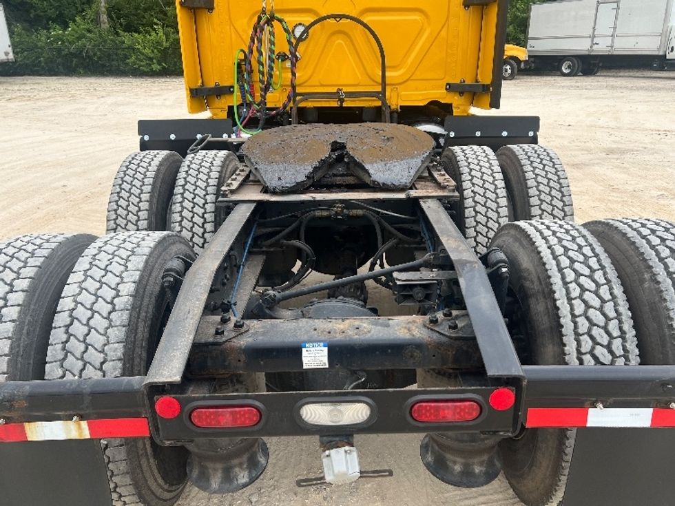 Sleeper Tractor-Heavy Duty Tractors-Freightliner-2022-T12664ST-Valdosta-GA-355,694\n\t\tmiles-$ 81,500 - Image 6