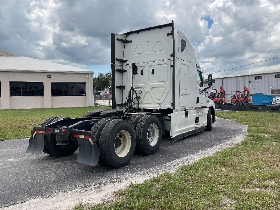 Sleeper Tractor-Heavy Duty Tractors-Freightliner-2022-T12664ST-Valdosta-GA-593,388\n\t\tmiles-$ 60,000 - Image 8