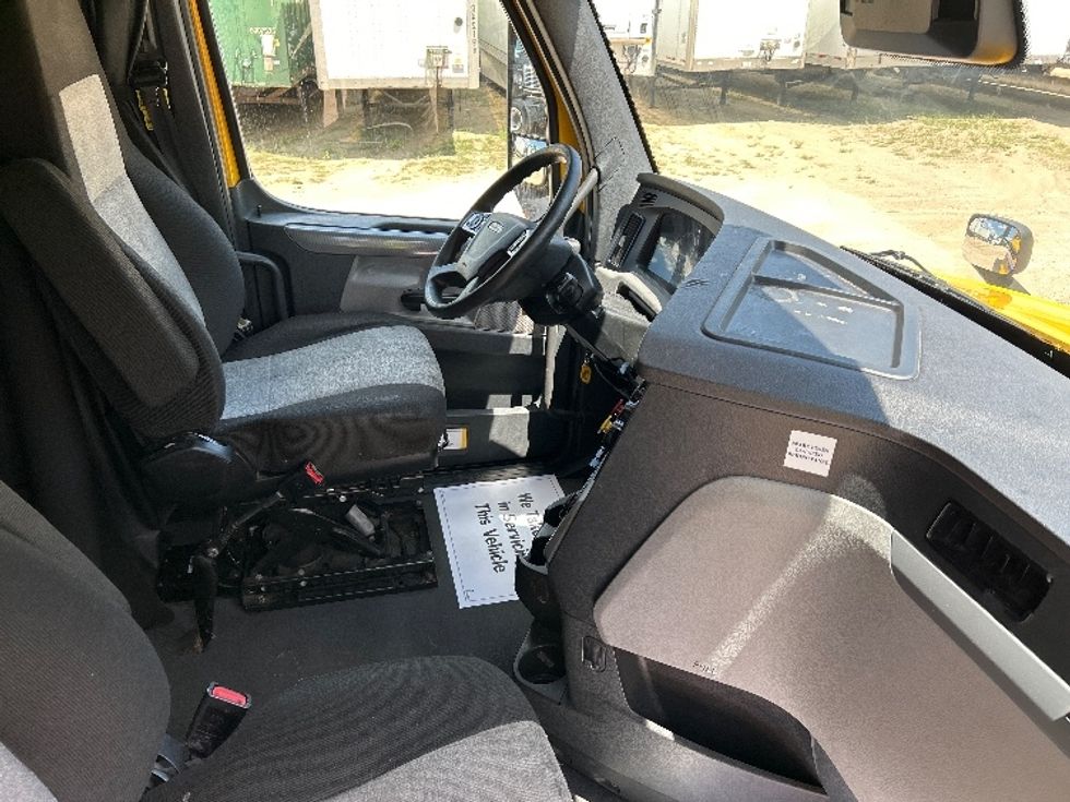 Sleeper Tractor-Heavy Duty Tractors-Freightliner-2022-T12664ST-Valdosta-GA-630,824\n\t\tmiles-$ 55,000 - Image 15