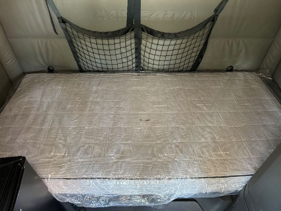 Sleeper Tractor-Heavy Duty Tractors-Freightliner-2022-T12664ST-Valdosta-GA-630,824\n\t\tmiles-$ 55,000 - Image 17