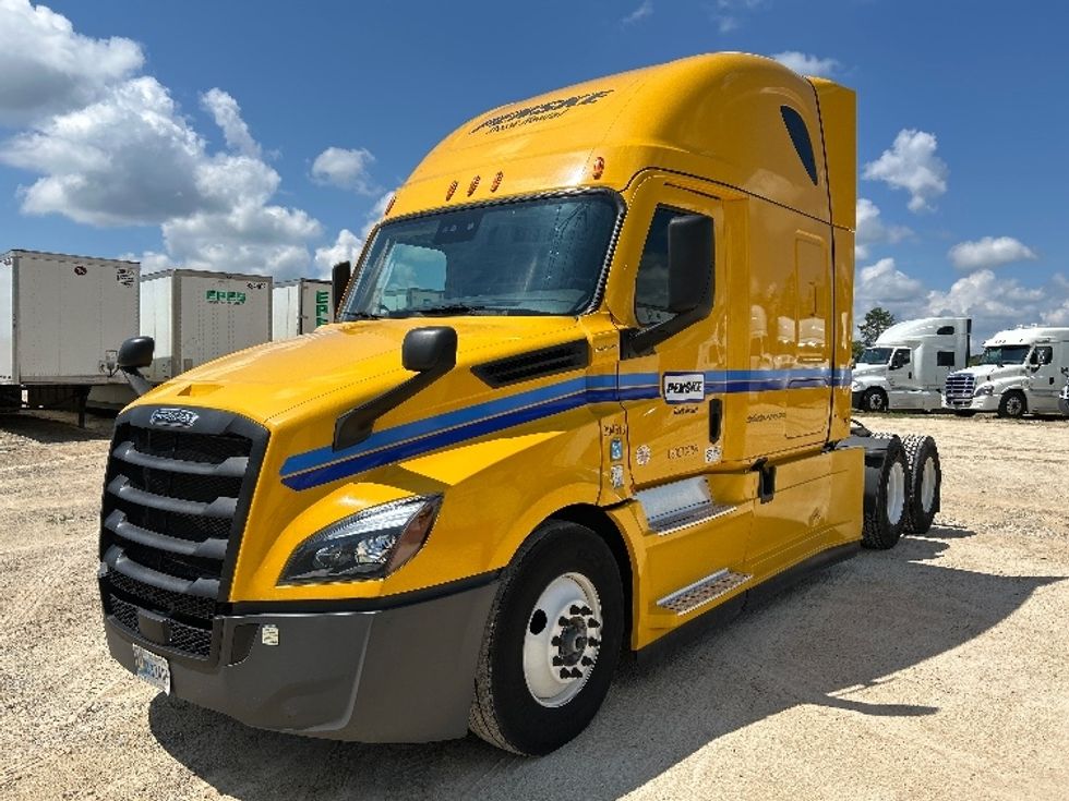 Sleeper Tractor-Heavy Duty Tractors-Freightliner-2022-T12664ST-Valdosta-GA-630,824\n\t\tmiles-$ 55,000 - Image 3