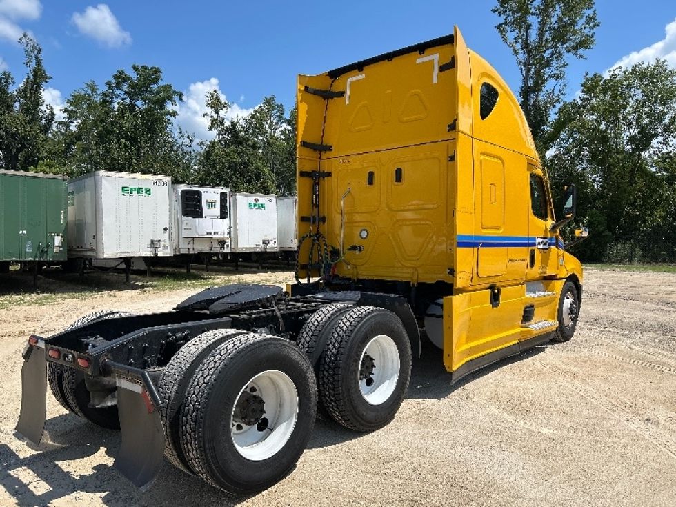 Sleeper Tractor-Heavy Duty Tractors-Freightliner-2022-T12664ST-Valdosta-GA-630,824\n\t\tmiles-$ 55,000 - Image 7