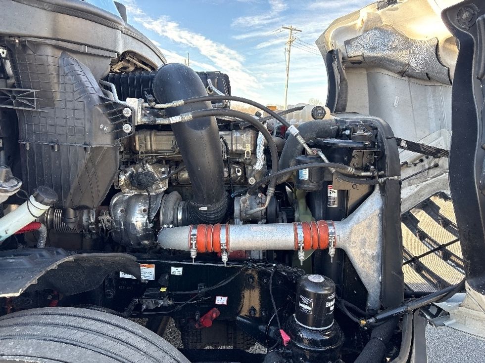 Sleeper Tractor-Heavy Duty Tractors-Freightliner-2022-T12664ST-Wabash-IN-499,401\n\t\tmiles-$ 63,750 - Image 20