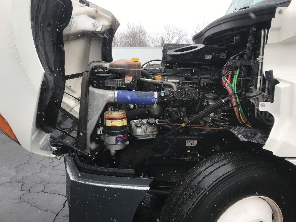 Sleeper Tractor-Heavy Duty Tractors-Freightliner-2022-T12664ST-Watertown-NY-349,615\n\t\tmiles-$ 88,000 - Image 21