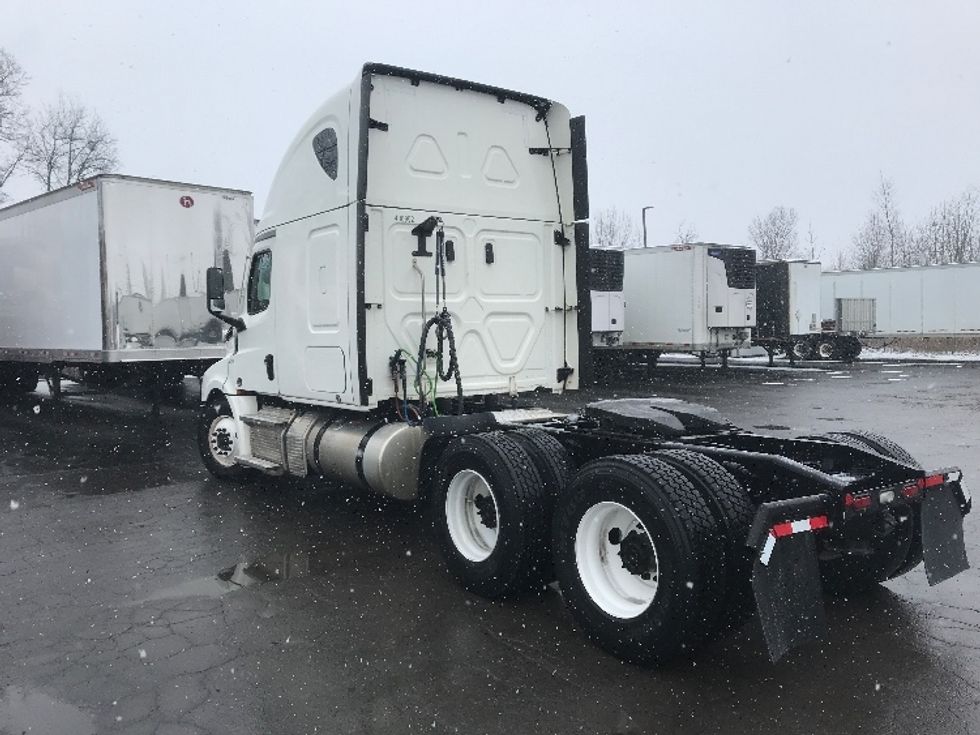 Sleeper Tractor-Heavy Duty Tractors-Freightliner-2022-T12664ST-Watertown-NY-349,615\n\t\tmiles-$ 88,000 - Image 5
